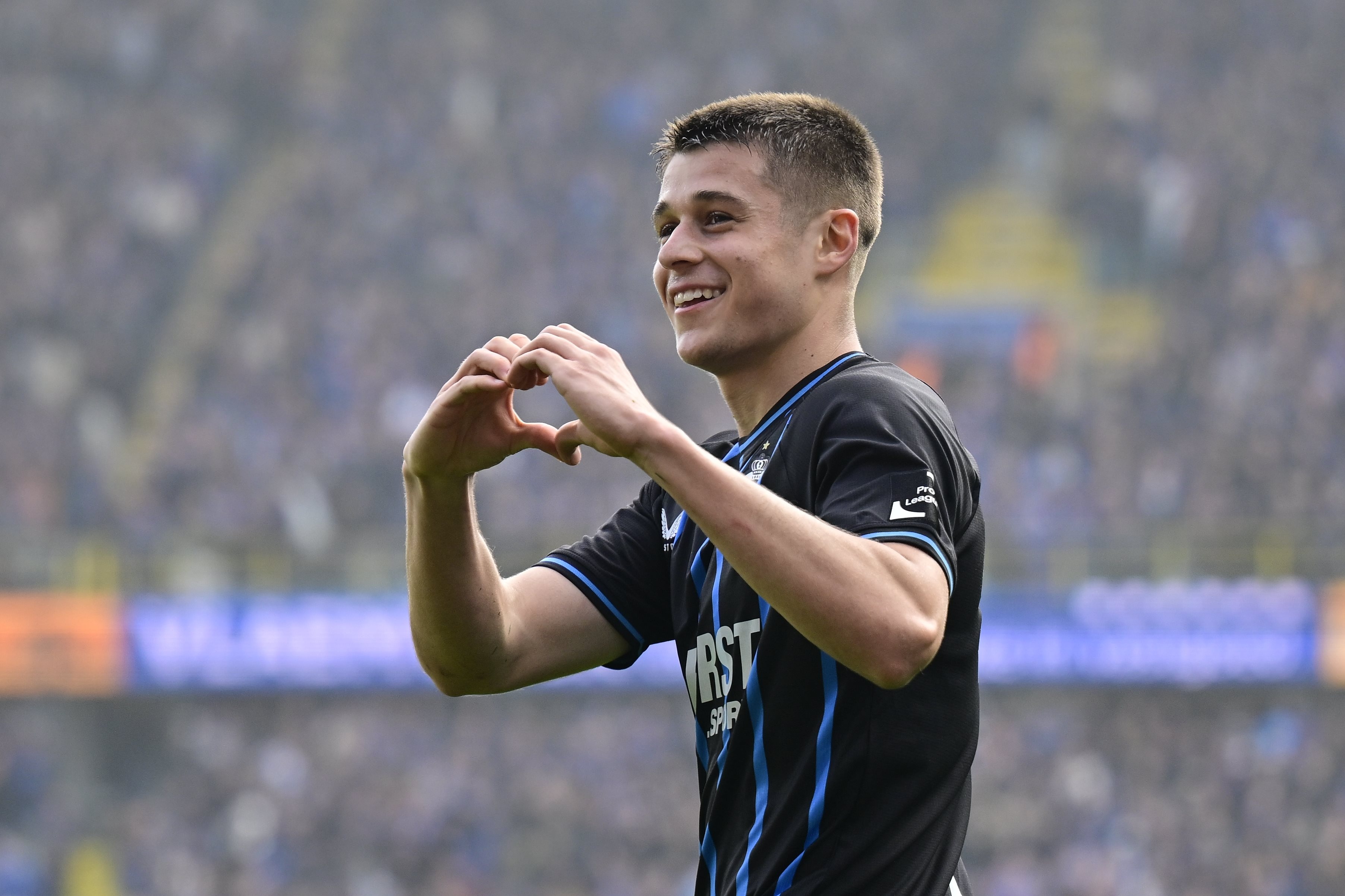 开云体育在线下载-天空：阿森纳、热刺询价布鲁日前锋特雷索尔迪，多特、药厂亦有意